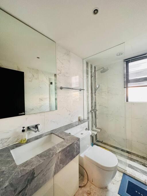 D1Mension 3Br Luxury Condo City Center In Dist 1 Хошимин Экстерьер фото