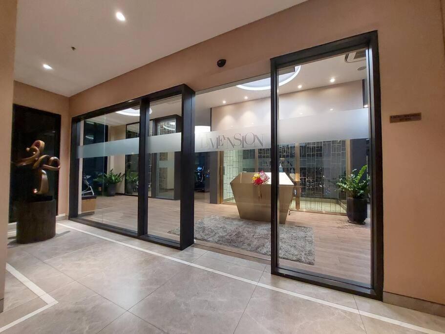 D1Mension 3Br Luxury Condo City Center In Dist 1 Хошимин Экстерьер фото